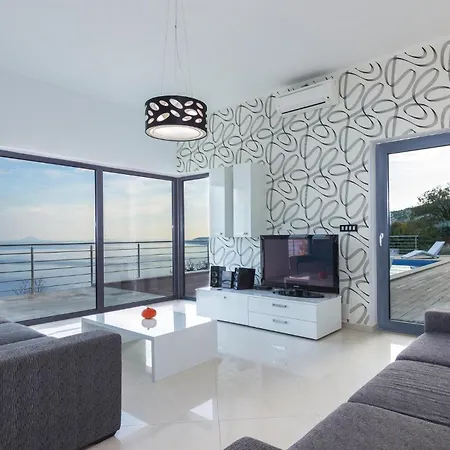 4 Bedroom Beautiful In Labin